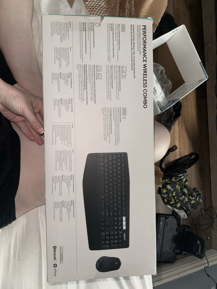 Logitech MK825 Wireless Keyboard and Mouse Combo - Image 2 of 2