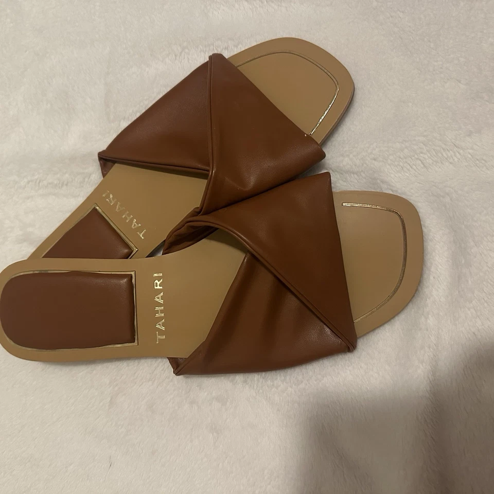 Sandalias Tahari marrón toboganes Foto 4 de 4