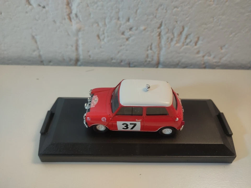 Morris Cooper S Montecarlo Winner 64 1/43 Vitesse Cod. L014 Limited Edition  - Immagine 3 di 4