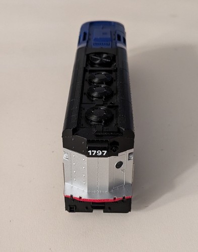Athearn RTR 2613 HO Scale North Carolina DOT F59PHI Powered Locomotive #1797 - Picture 7 of 9
