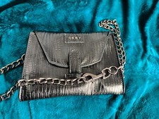 Woman DKNY belt bag