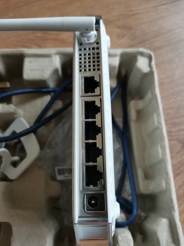614 Netgear 54 Mbps Wireless Router WGR V6 - Picture 4 of 7