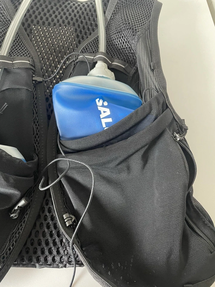 Hydrationsweste Laufweste Trail running weste Salomon Active Skin 8 mit Flasche - Bild 2 von 4