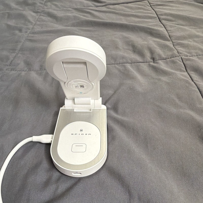 SPIDER Qi2 Magnetic Wireless Charging Stand w/ AC Adapter & Cable White/Silver