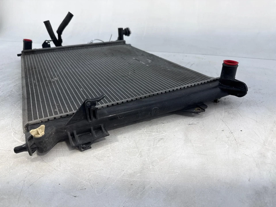 Оригинальный радиатор в сборе 2006–2008 Hyundai Sonata 3,3 л - Изображение 4 из 4