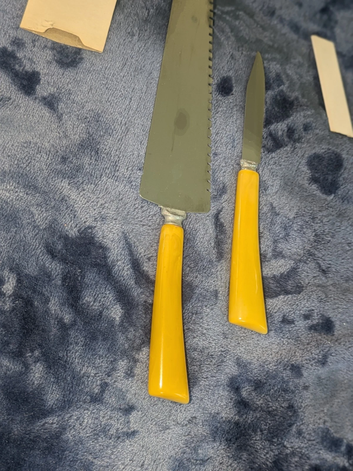 Vtg BAKELITE Plastic Handle Serrated Cake Pie Server Utensil & KNIFE Yellow