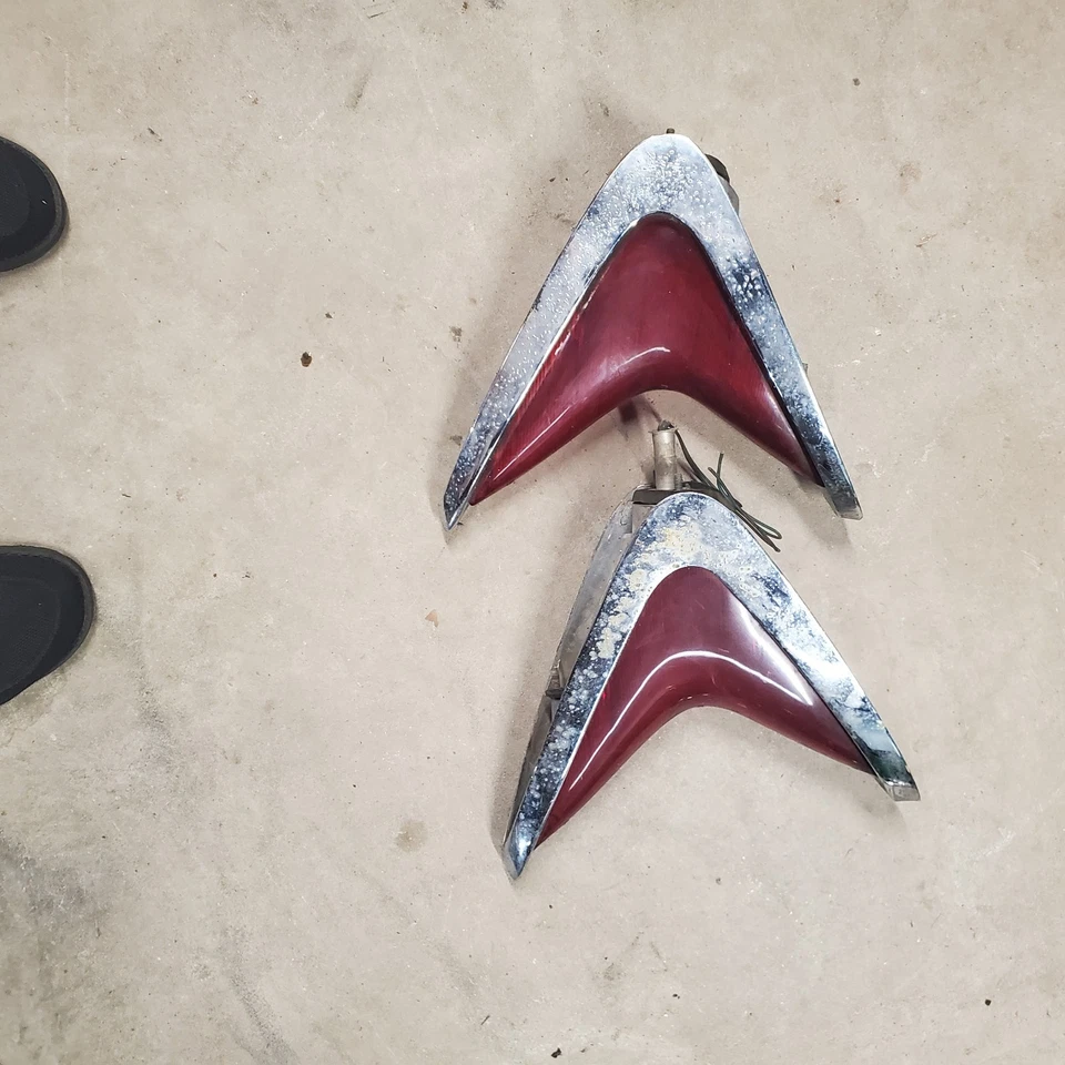 Chrysler 300/New Yorker/Windsor 1960 lentes de luz trasera con par de carcasas Foto 4 de 4