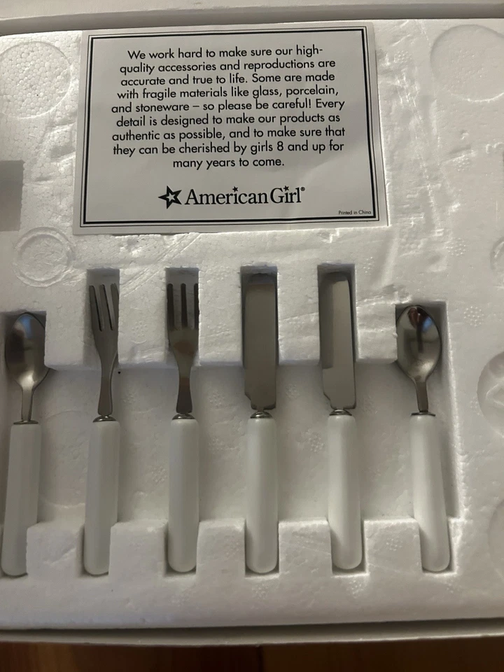 NUEVO Juego de té American Girl Molly China-retirado/nuevo en caja incluye crema y azucarero Foto 2 de 4