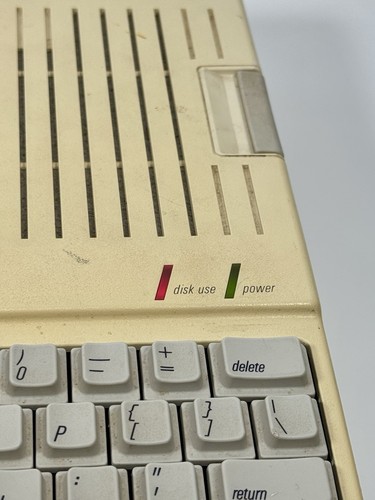 Apple IIc Computer A2S4100 Untested w/ ALPS Keyboard Power Supply Turns On AS IS - Picture 4 of 19