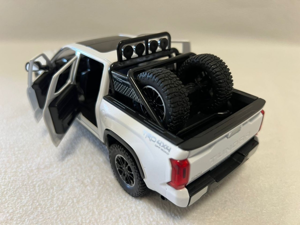 2023 Toyota Tundra TRD 4×4 1:24 Diecast Model Truck Off-Road Black