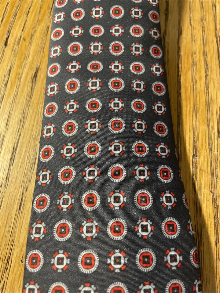 Vintage EUC Leonardo Men’s Satin Poly Foulard Tie Necktie USA - Image 3 of 4