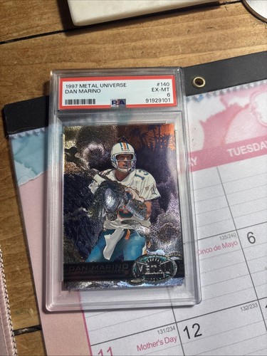 RARE-Dan Marino Metal Universe 1997 Skybox Metal Universe Football #140 PSA 6 - Picture 3 of 3