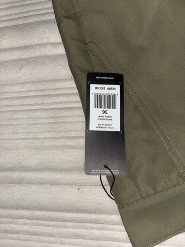 Nwt Men Adidas Woven Cargo Shorts Size 36”  - Picture 3 of 5