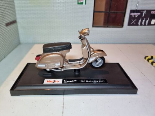 Vespa 200 1972 Rally Motorbike Moped Bike Maisto Scale Diecast Model 1:18