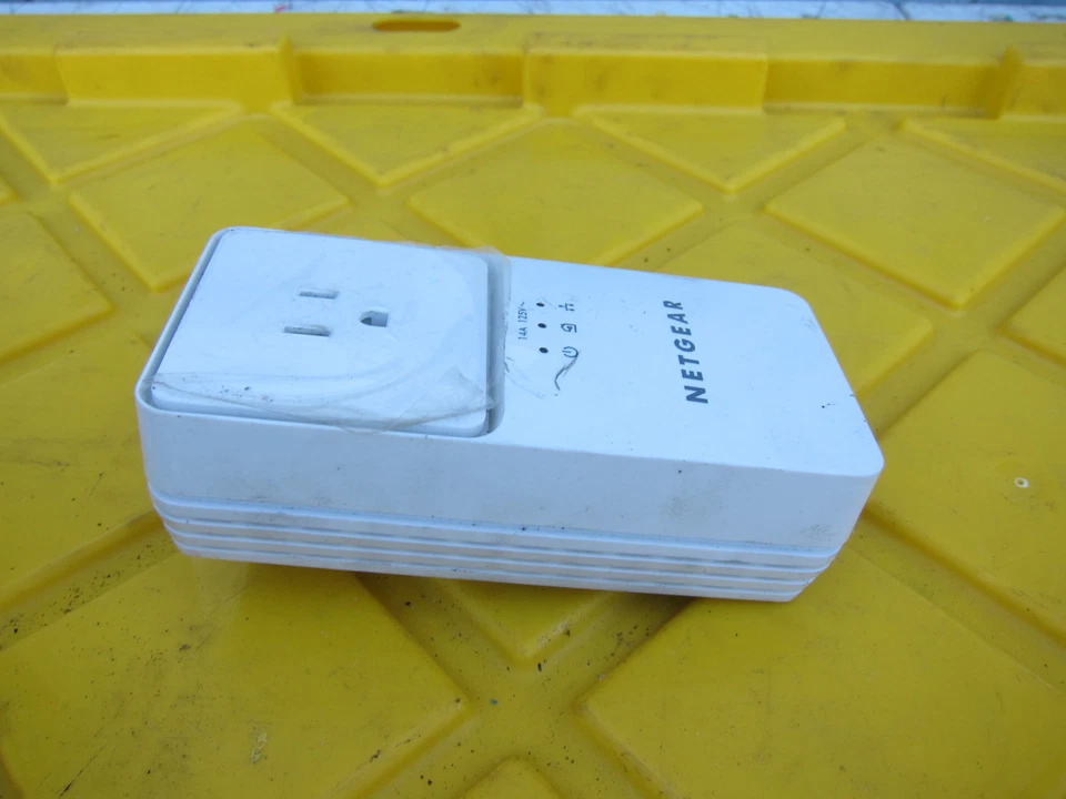 Netgear Powerline AV+ 200 Adapter XAV1501 WORKS GREAT - Image 4 of 4
