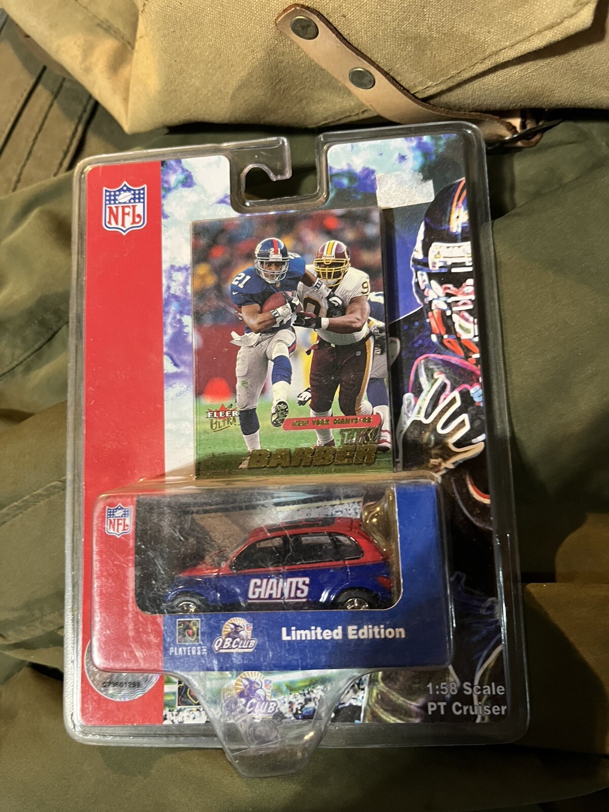New York Giants TIKI BARBER Mini Pt Cruiser plus trading card SCALE 1:58