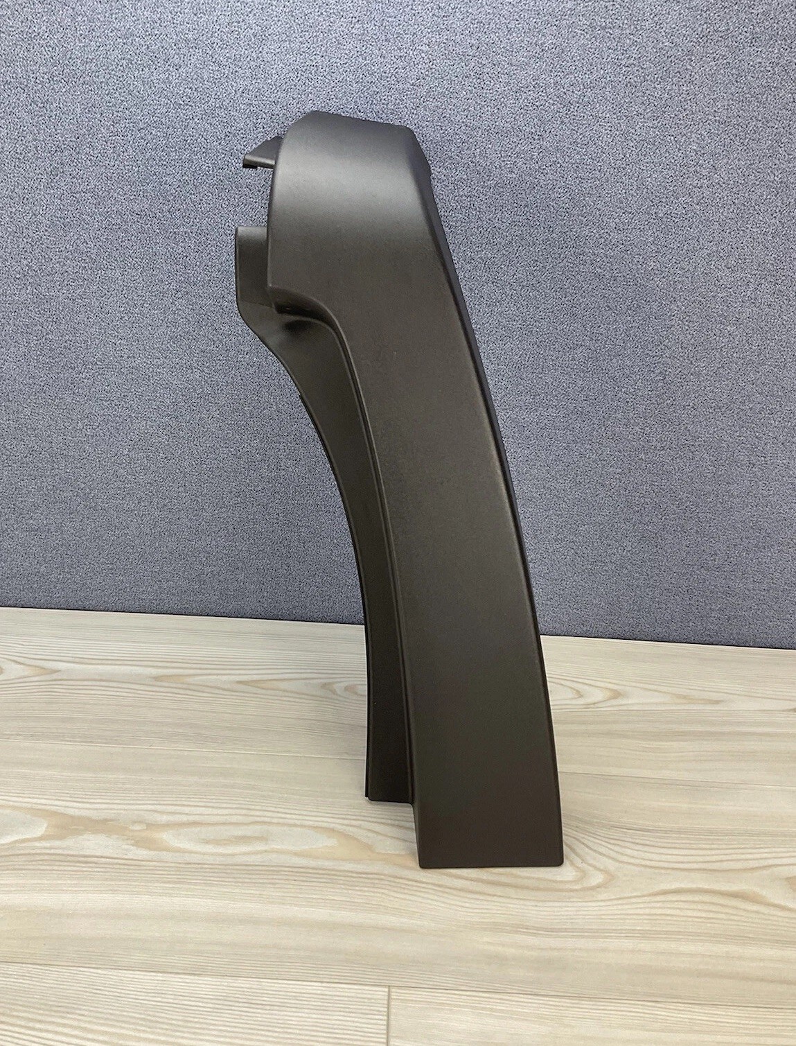 ♦️2006-2010 Hummer H3 Rear Passenger (Right) Side Quarter Panel Pillar Trim. OEM