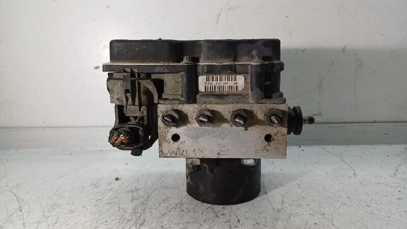 6R0614117TBEF pompe abs pour VOLKSWAGEN POLO «VI (2009) 1.6 TDI 2009 148740 - Photo 2/4