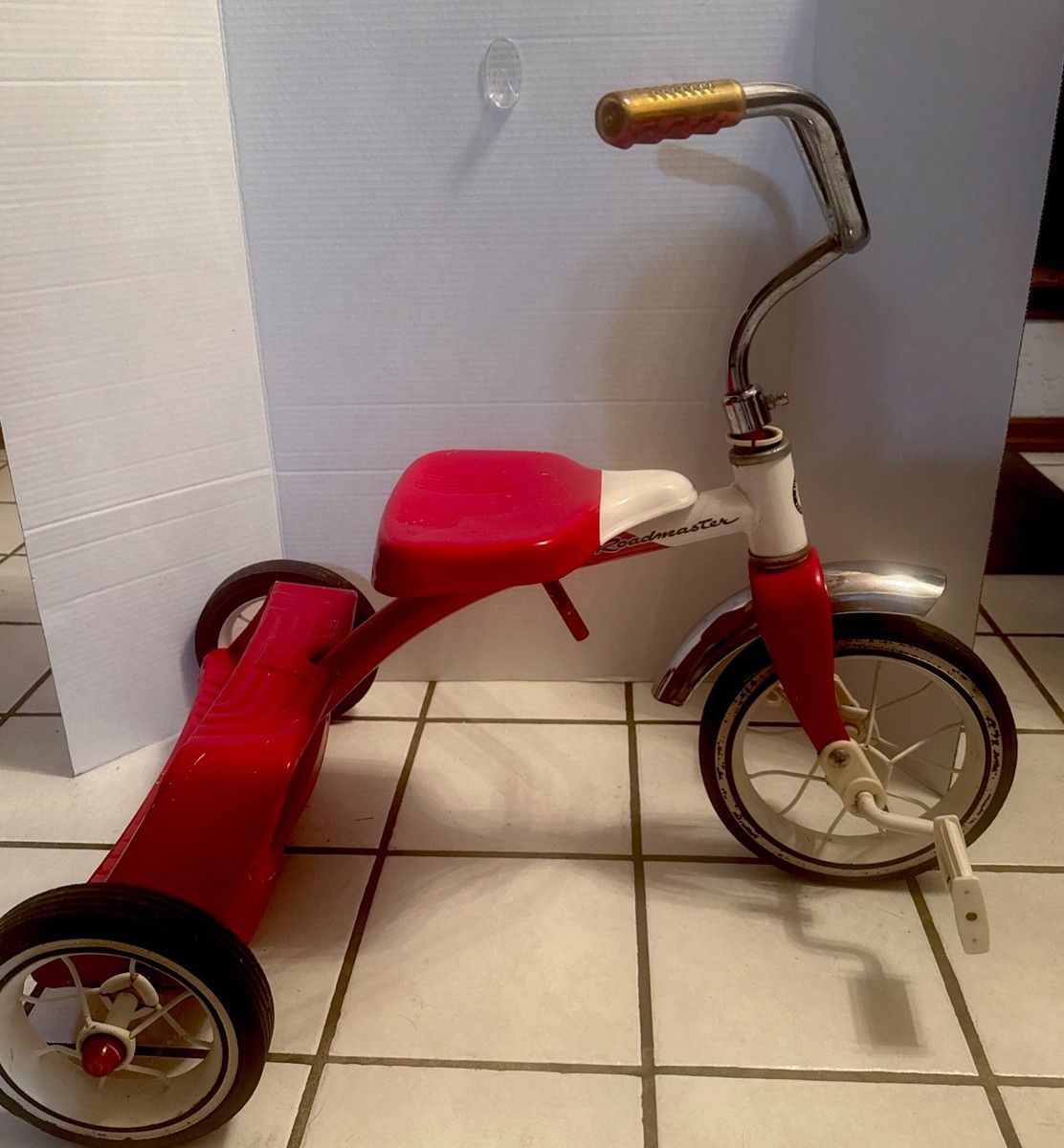 Vintage Tricycle レッド/ホワイト ビンテージ、アンティーク Big Vintage Red & White Roadmaster Tricycle Made in the USA Rides
