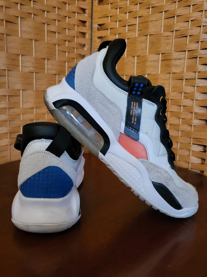 Zapatillas deportivas Air Jordan MA2 Ultramarine para hombre en gris blanco y negro talla 9,5  Foto 2 de 4