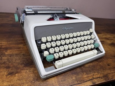 Excellent! Serviced 1961 Olympia SM7 Vintage Typewriter Elite No.8 Font (11 CPI)