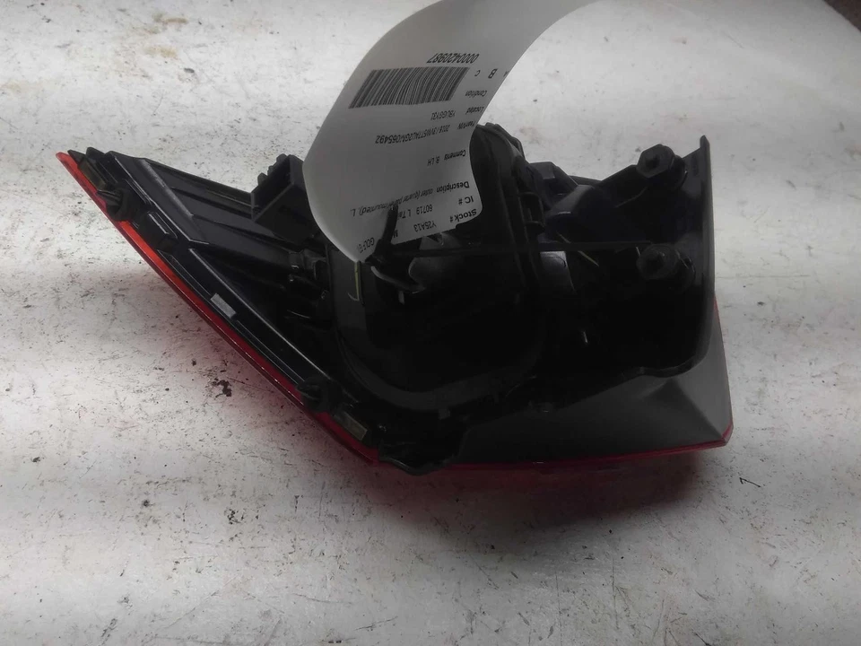 Used Left Outer Tail Light Assembly fits: 2016 Volkswagen Golf gti Htbk Base qua Foto 3 de 4