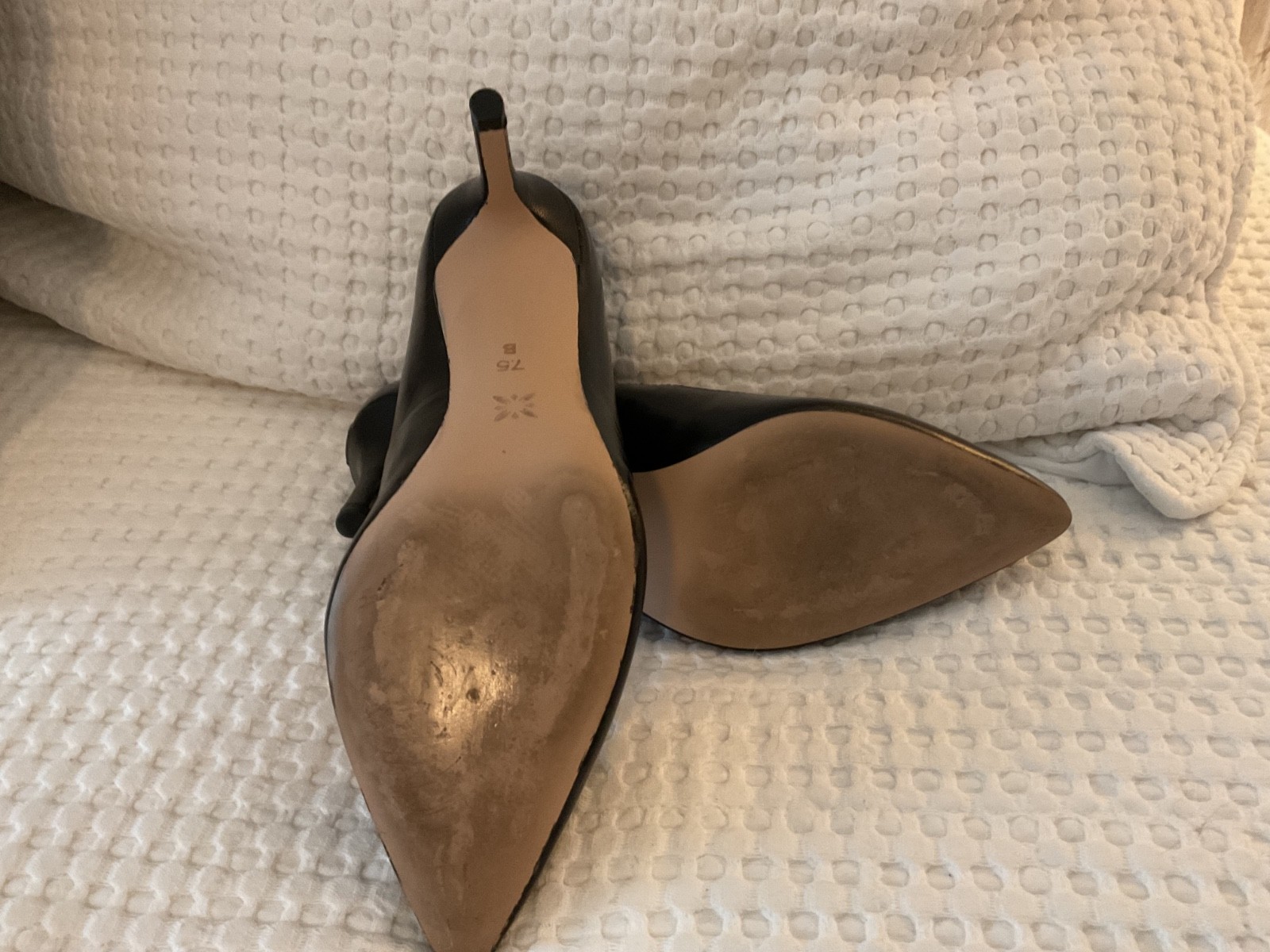 BCBGeneration Black Pointed Toe Pumps Women’s Siz… - image 5