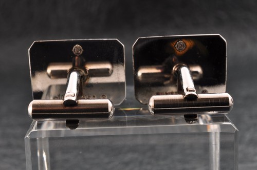 Gemelos de plata de ley y barra de corbata recuerdos "Hitachi" con caja propia usada. - Imagen 7 de 23