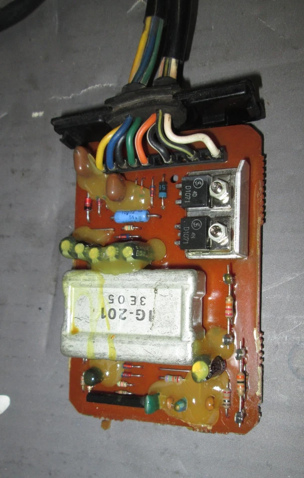 Suzuki GSXR 750 Bj. 85 Steuergerät, Zündbox - Bild 3 von 4