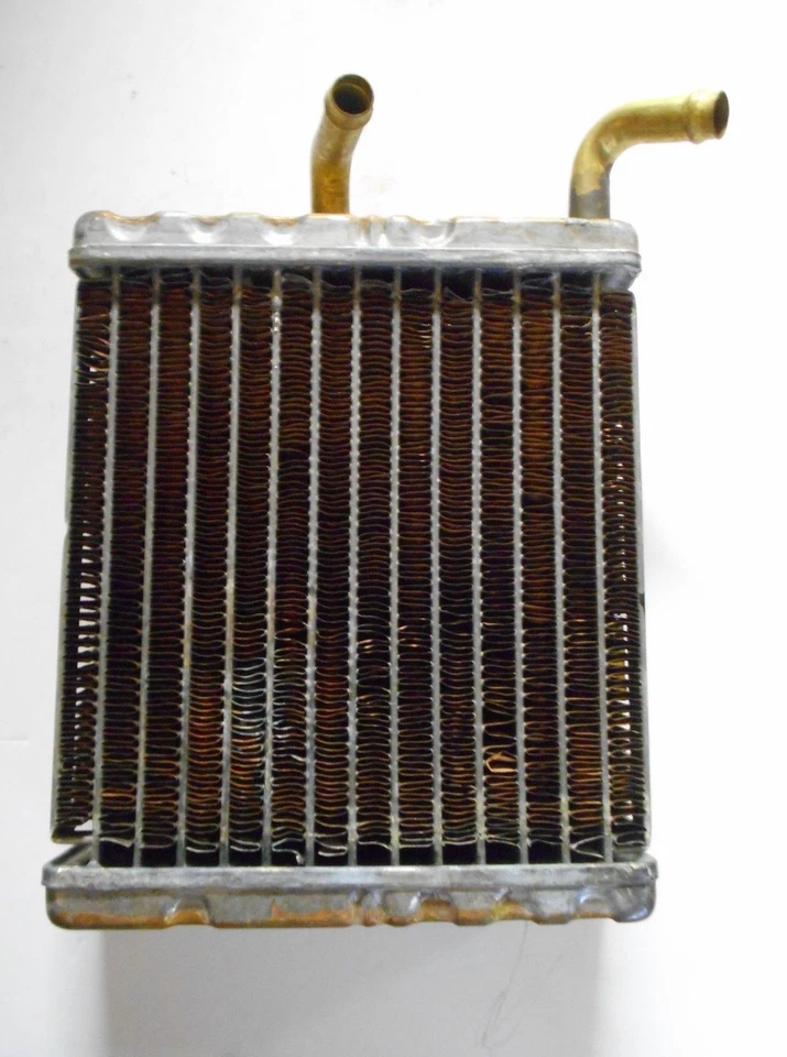 Núcleo de calefacción para Ford Courier 1978-82 sin aire acondicionado con alta salida Foto 2 de 4