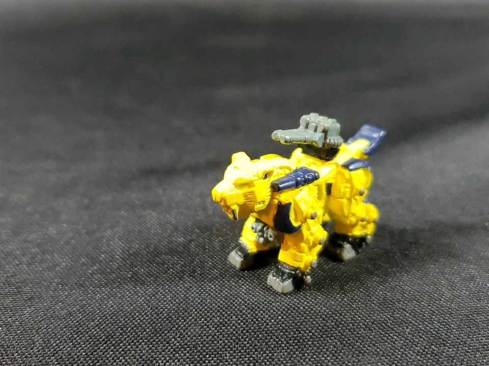 2001 Zoids Battle Champions Gashapon 1" Zaber Fang Yellow Mini Figure Tomy ** - Image 2 of 4