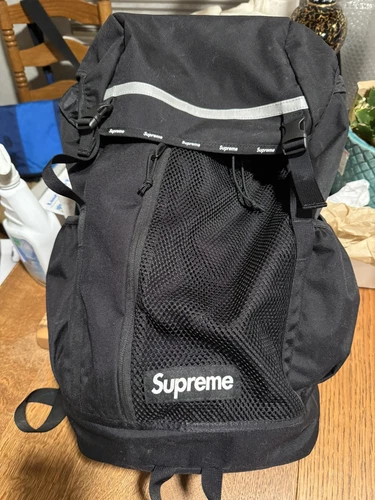 Sac à dos Supreme (FW24) noir