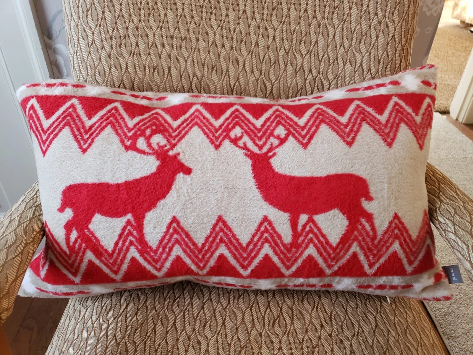 Pad Home Design Red Tan Stag Reindeer Throw Pillow Christmas Nordic Portugal
Opens in a new window o
