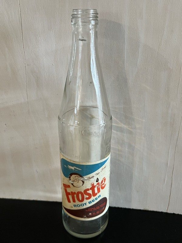 Frostie Root Beer Soda Bottle - Paper Label - Screw Top - 16 Oz   Camden, N. J.