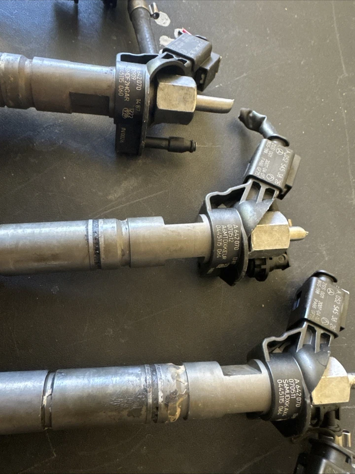 ✅JUEGO INYECTOR MERCEDES-BENZ SPRINTER GL320 CHEROKEE 2007-2009 6 DIÉSEL A642070 Foto 3 de 4