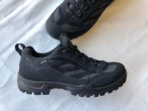 ecco ladies walking boots