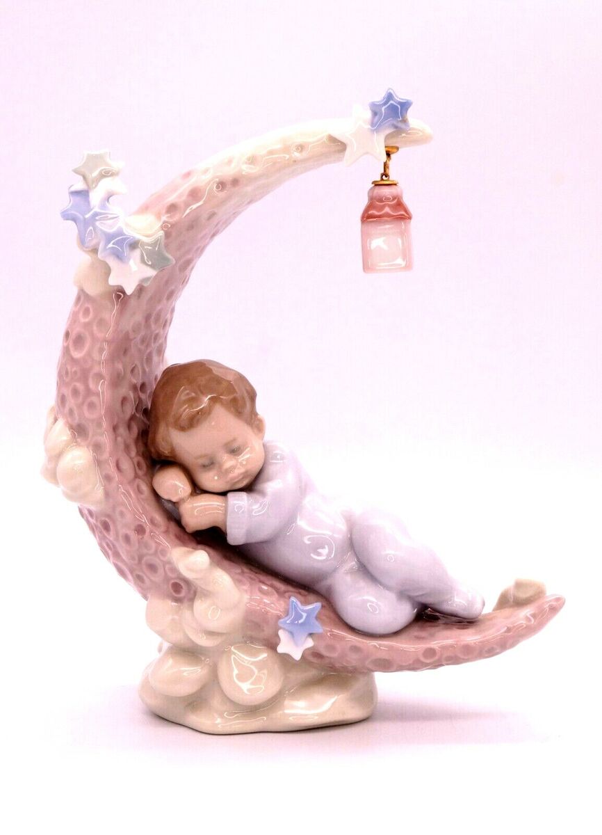 Lladro 6479 Heavenly Slumber Boy Glossy Porcelain Figurine Lladro 6479 Heavenly Slumber Boy Glossy Porcelain Figurine