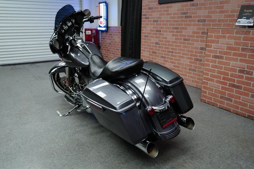2014 Harley-Davidson Street Glide - Picture 10 of 12