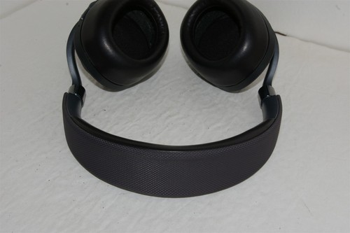 Bowers & Wilkins PX Noise Cancelling Wireless Headphones TESTED - Picture 3 of 11