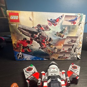 Lego Marvel Captain America Vs. Red Hulk. Comes W/ box, 1 fig, and instructions.