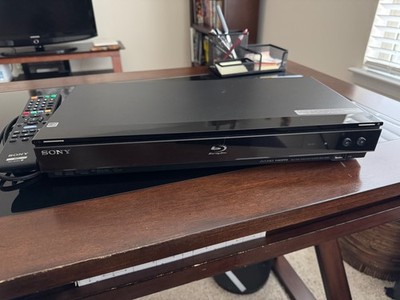 Sony Blu-Ray/DVD Player BDP-S560/Remote Included- (Free Shipping)