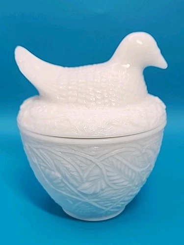 Vintage Avon White Milk Glass Trinket Box Nesting Hen Candy Dish /w Lid