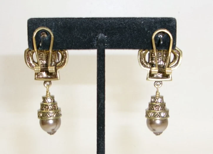 Pendientes Heidi Daus Deco Cierre Maestro Cristal Ámbar Acabado Oro Poste Foto 2 de 3