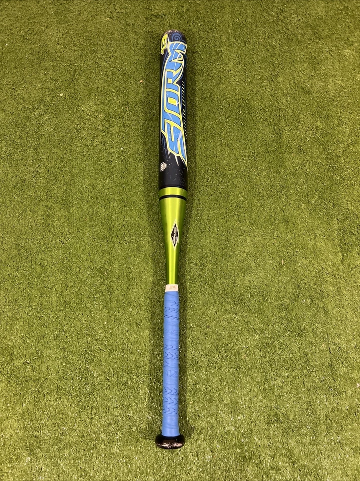 Taco de softbol Worth Storm Fastpitch 2-1/4" NSA 31" 18 oz cabo flexível Whiplash 7050 - Imagem 2 de 4