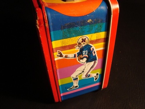 1976 NFL Lunch Box – National & American Conferences – #38 - Picture 2 of 7