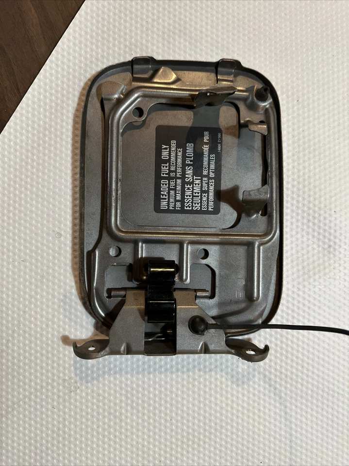 Infiniti M35 M45 2008-2010 fabricante de equipos originales tapa de puerta de llenado de combustible tapa de gasolina Foto 2 de 2