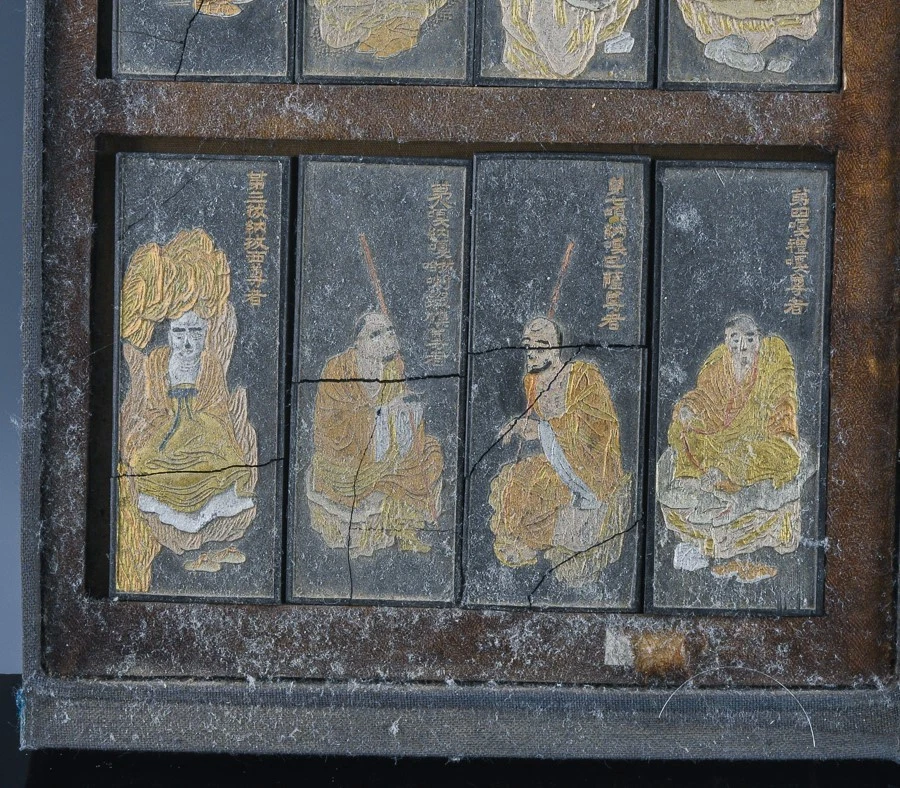 JUEGO RARO 16 INMORTALES CHINOS ORO PLATA DORADO FIGURA TINTA NEGRA JUEGO DE TORTAS DE TINTA Foto 4 de 4