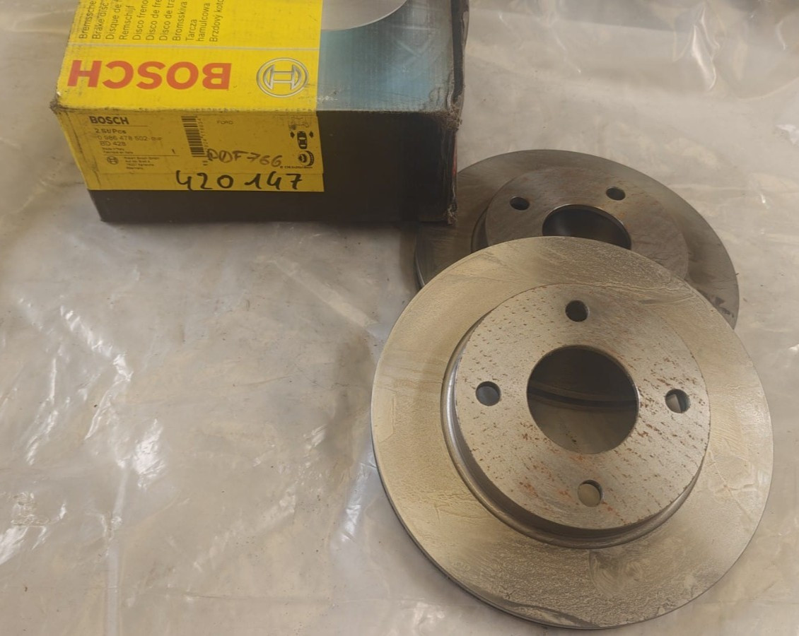 Jeu de 2 disques de frein avant Bosch 0986478502 pour compactes Ford Focus et Mazda 3