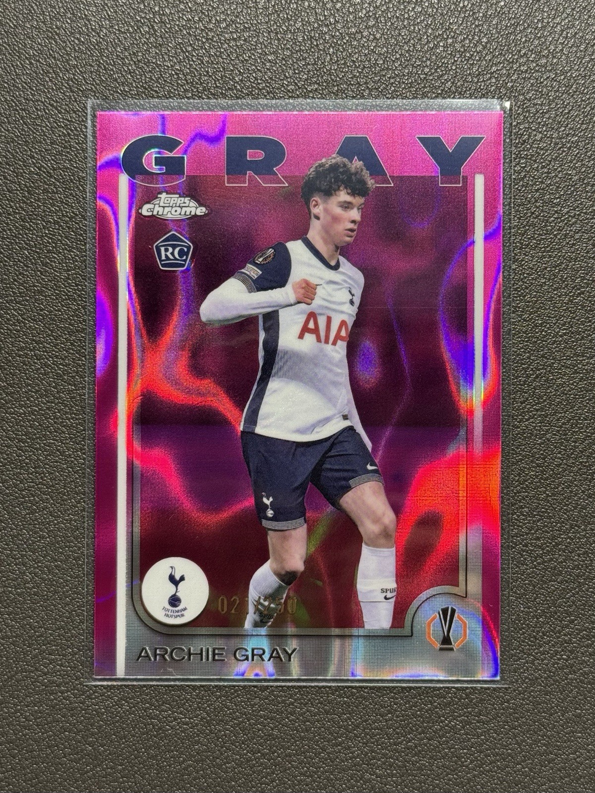 2024-25 Topps Chrome UEFA #170 Archie Gray RC Pink Lava /250 Tottenham Rookie