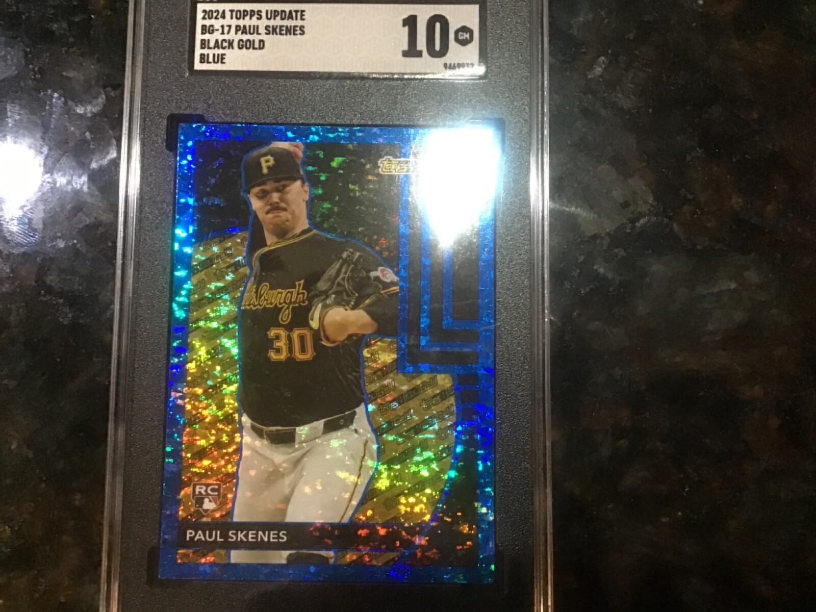 2024 Topps Update Series - Topps Black Gold Paul Skenes #BG-17 Blue (RC) 10gem